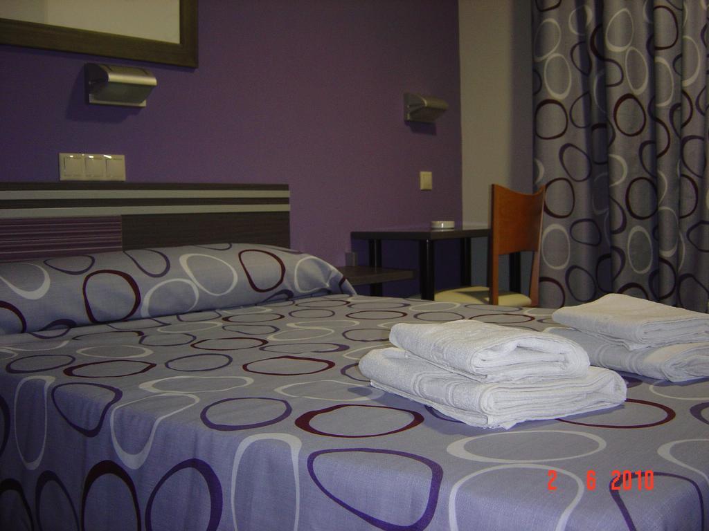 גוודלחרה Hostal Rica Posada מראה חיצוני תמונה